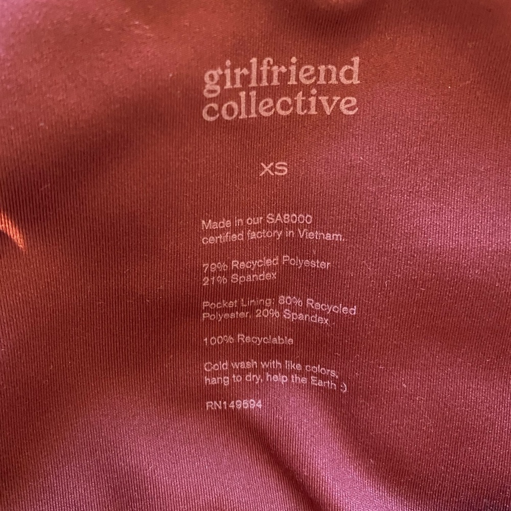 Girlfriend Collective High Rise Pocket Legging in Mulberry - Picture 4 of 8